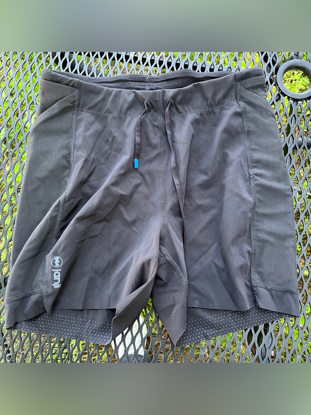Janji women’s 4” running shorts